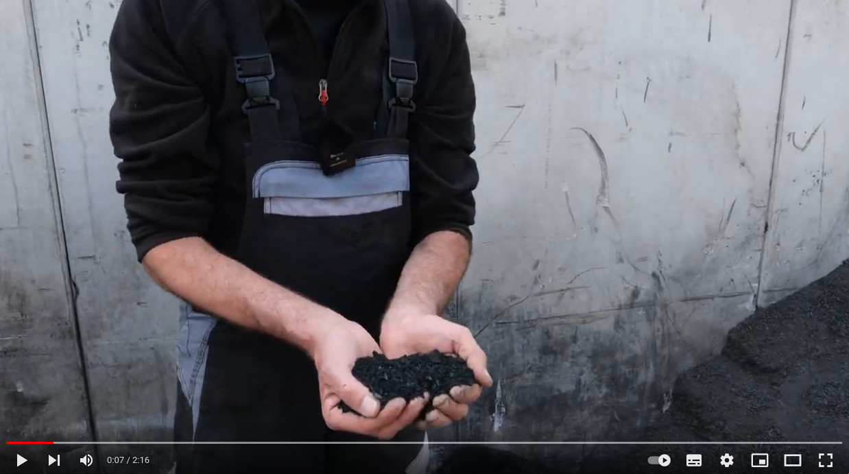 Video mit Informationen zu Pflanzenkohle und ihrer Anwendung